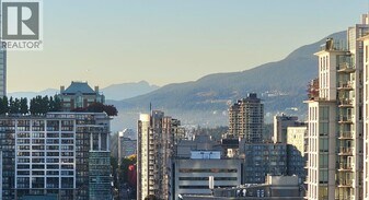 909 Mainland St in Vancouver, BC - Building Photo