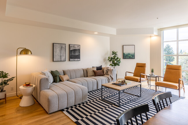 The George Apartments in Portland, OR - Foto de edificio - Interior Photo
