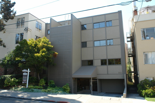 255 Lee St in Oakland, CA - Building Photo - Building Photo