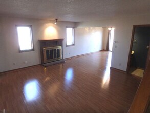 3418 SE Walnut Dr in Topeka, KS - Building Photo - Building Photo