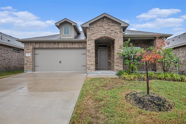 724 Beebrush Dr in Fort Worth, TX - Building Photo