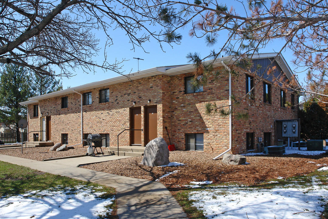 1548 Roosevelt Dr in Northfield, MN - Foto de edificio