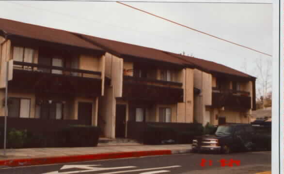 6551 Kester Ave in Van Nuys, CA - Building Photo