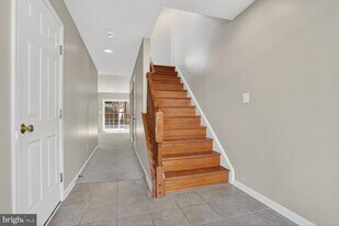 43265 Sunderleigh Square in Broadlands, VA - Building Photo