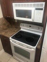 6740 NW 175th Ln in Hialeah, FL - Building Photo - Building Photo
