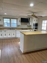 3205 Hillandale Rd NW in Huntsville, AL - Building Photo - Building Photo