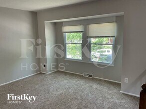 3208 NW Canterbury Pl in Blue Springs, MO - Building Photo - Building Photo