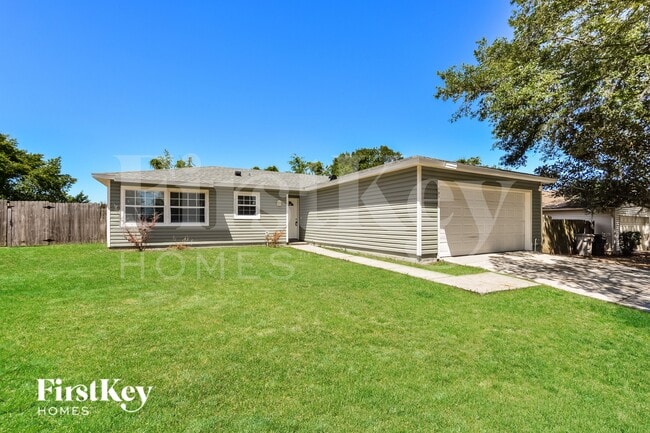 property at 121 Summerset Dr