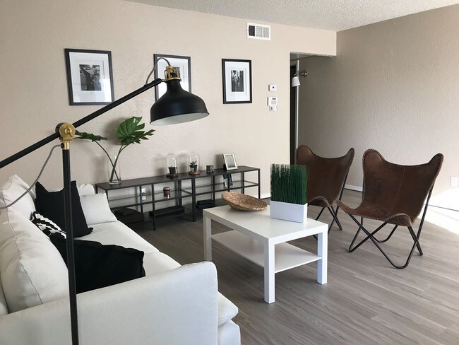 Chelsea Manor is the place for you! in Oklahoma City, OK - Building Photo - Building Photo