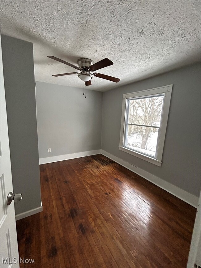 5037 Wilson Sharpsville Rd in Fowler, OH - Building Photo - Building Photo