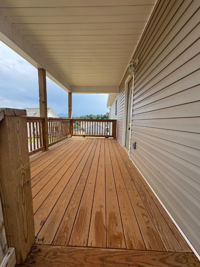 380 Quinn Hill Ln in Mars Hill, NC - Building Photo - Building Photo
