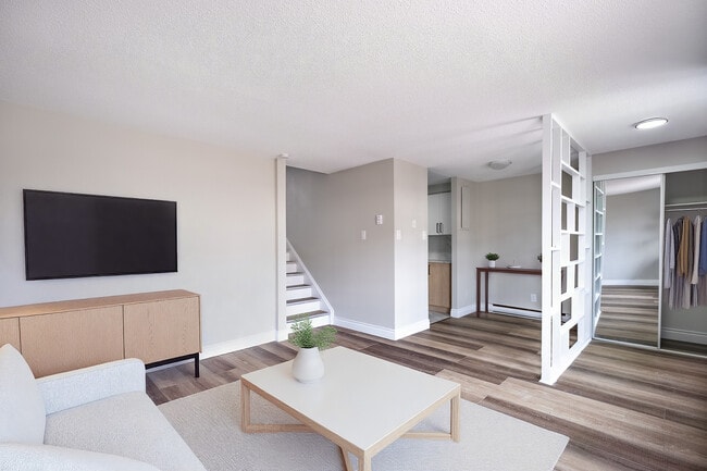 Riverside Place in Kitchener, ON - Building Photo - Building Photo
