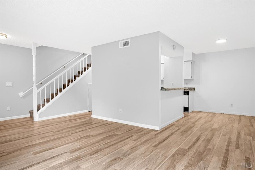 165 Oddstad Dr, Unit 61 in Vallejo, CA - Building Photo