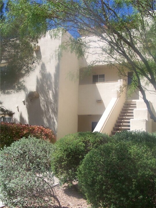 1909 Villa Palms Ct in Las Vegas, NV - Building Photo