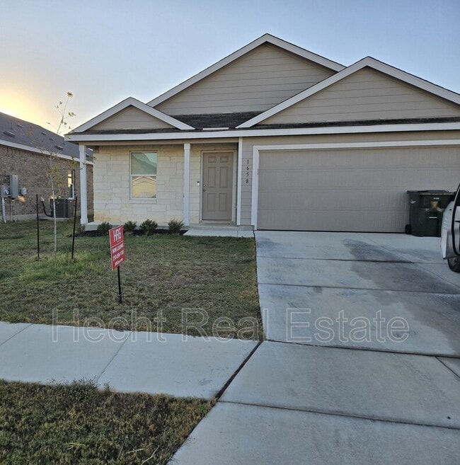 1658 Lilyturf Rd in New Braunfels, TX - Building Photo - Building Photo