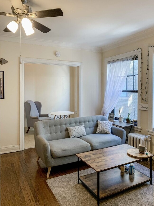 627 W Melrose St, Unit 2