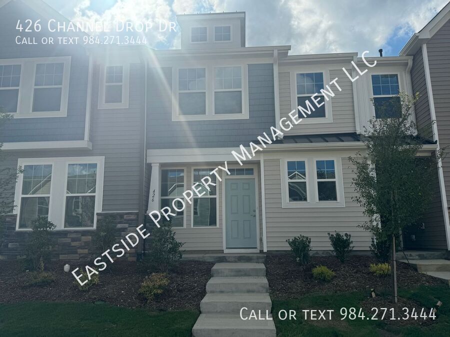 426 Channel Drop Dr in Clayton, NC - Building Photo