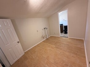 13971 Fairview Valley Rd in Apple Valley, CA - Foto de edificio - Building Photo
