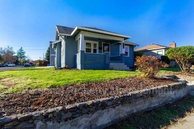 property at 3100 H St