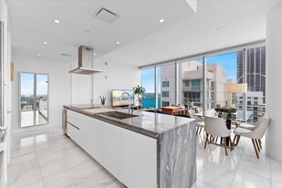 700 NE 26th Ter, Unit 2605 in Miami, FL - Building Photo