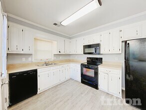 308 Kenton Dr in Irmo, SC - Building Photo - Building Photo