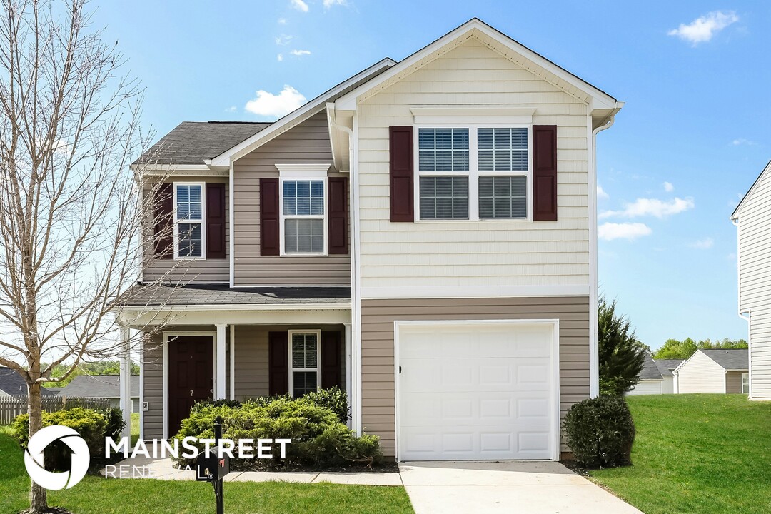 7 Leesford Trail in Greensboro, NC - Building Photo