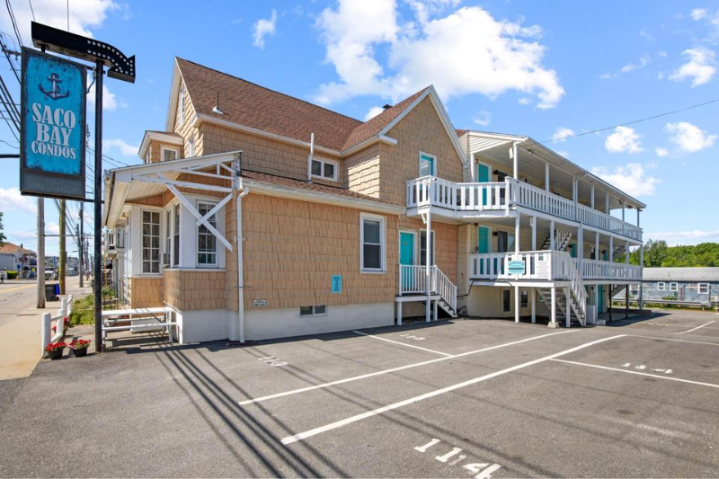 70 E Grand Ave in Old Orchard Beach, ME - Building Photo