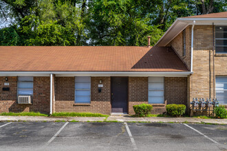 Dixie Downs Apartments in Louisville, KY - Foto de edificio - Building Photo