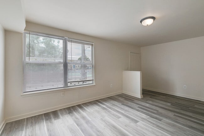 759 N Preston St, Unit a in Philadelphia, PA - Building Photo - Building Photo