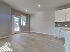 8117 Rising Stream Dr in Houston, TX - Building Photo - Building Photo