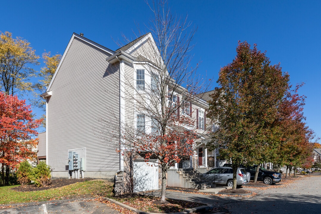 Kensington Woods in Danbury, CT - Building Photo