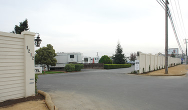 Trailer Tel in San Jose, CA - Building Photo - Building Photo