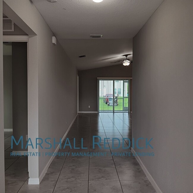 2718 5th St SW in Lehigh Acres, FL - Building Photo - Building Photo