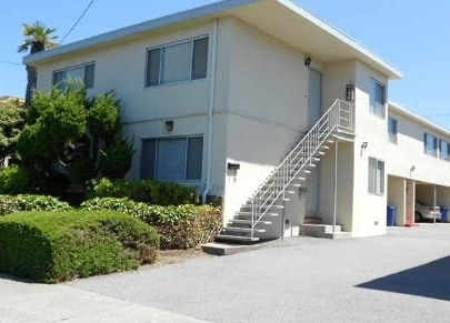 704 Liberty St in El Cerrito, CA - Foto de edificio