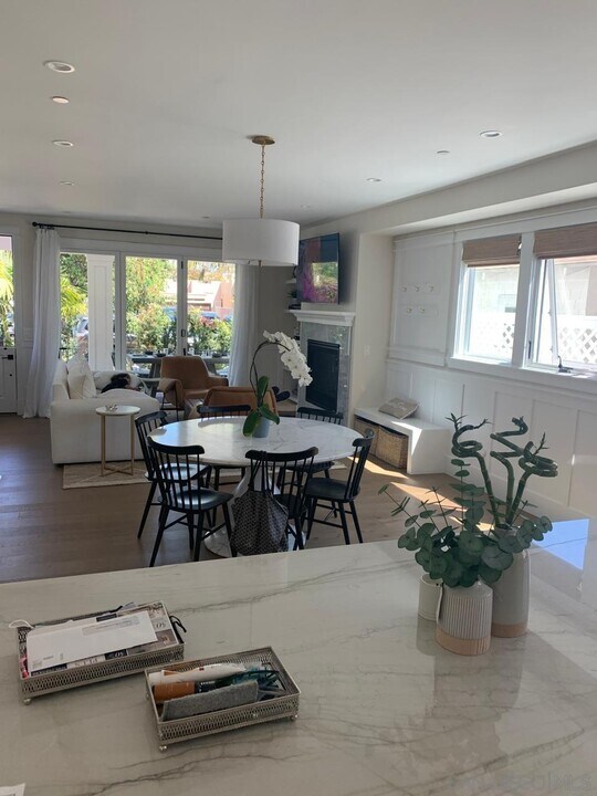 960 F Ave in Coronado, CA - Building Photo