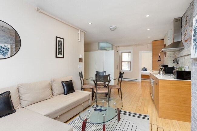 property at 1 Hull St Ct