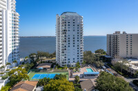 Bayshore Regency Condominiums in Tampa, FL - Building Photo - Building Photo