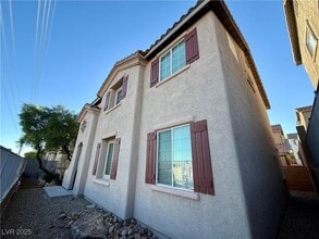 4074 Sparrow Rock St in Las Vegas, NV - Foto de edificio - Building Photo