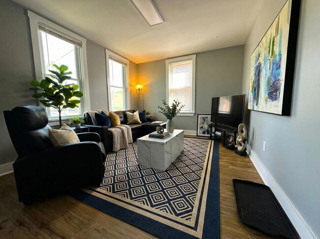 203 S Dupont St