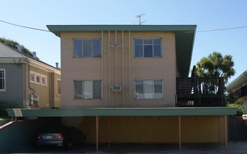 328 Hanover Ave in Oakland, CA - Building Photo - Building Photo