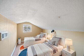 7102 Terrasso Dr in Hitchcock, TX - Building Photo - Building Photo