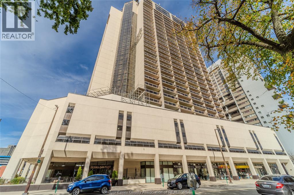 150 Park St W in Windsor, ON - Building Photo