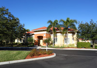 Bella Casa Luxury Condos in Ft. Myers, FL - Foto de edificio - Building Photo