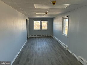 413 W Ridge Pike in Conshohocken, PA - Building Photo - Building Photo