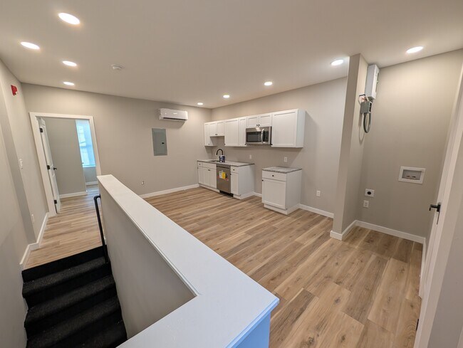 4250 Lancaster Ave in Philadelphia, PA - Building Photo - Building Photo