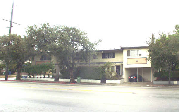 6738-6740 N Figueroa St in Los Angeles, CA - Foto de edificio