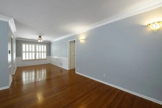 10723 Ashton Ave in Los Angeles, CA - Building Photo - Building Photo