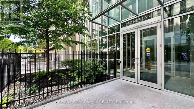 40 Nepean St in Ottawa, ON - Building Photo - Building Photo