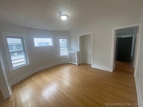109 Evergreen Ave in Hartford, CT - Foto de edificio - Building Photo