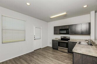 8348 Yaupon Holly Trl in Fort Worth, TX - Building Photo - Building Photo
